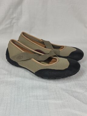 KEEN Sienna MJ Mary Jane Flats Women's 9 Khaki Olive Canvas Elastic Strap Casual